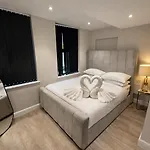 Heart Of Gem 2 Bedroom & Parking! Leeds (West Yorkshire)