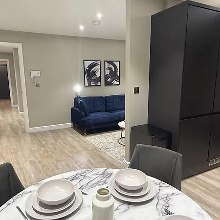 Heart Of Gem 2 Bedroom & Parking! * Leeds (West Yorkshire)