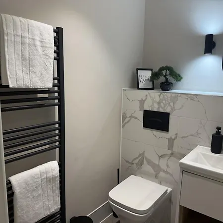 Heart Of Gem 2 Bedroom & Parking! Leeds (West Yorkshire)