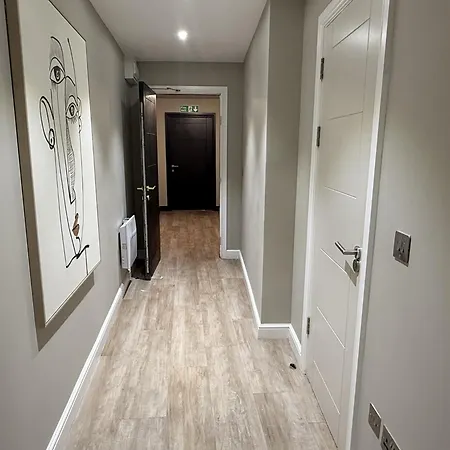 Heart Of Gem 2 Bedroom & Parking!