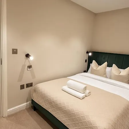 Heart Of Gem 2 Bedroom & Parking!