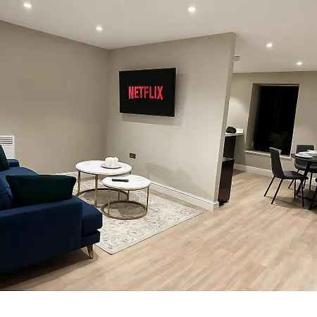 아파트 Heart Of Gem 2 Bedroom & Parking!