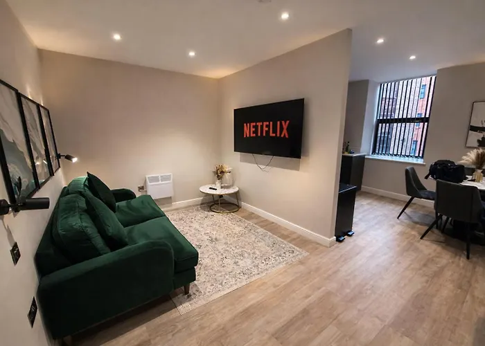 Heart Of Gem 2 Bedroom & Parking!