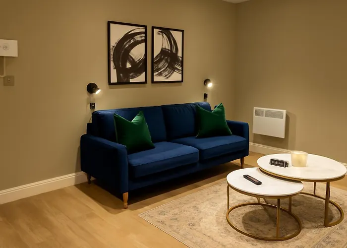 Heart Of Gem 2 Bedroom & Parking!