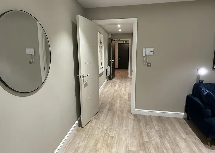 Heart Of Gem 2 Bedroom & Parking! Apartment Leeds (West Yorkshire)