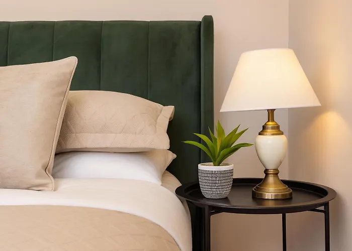 Heart Of Gem 2 Bedroom & Parking! Apartment