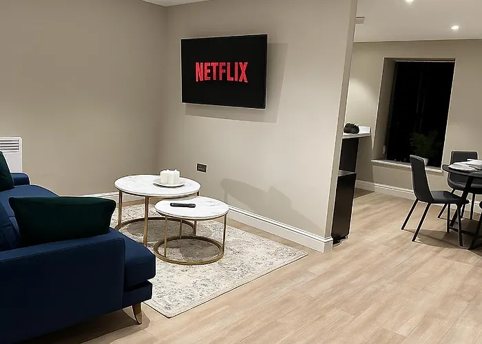 Apartment Heart Of Gem 2 Bedroom & Parking!