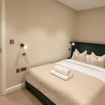 Heart Of Gem 2 Bedroom & Parking!