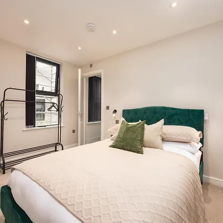 Daire Heart Of Gem 2 Bedroom & Parking! *