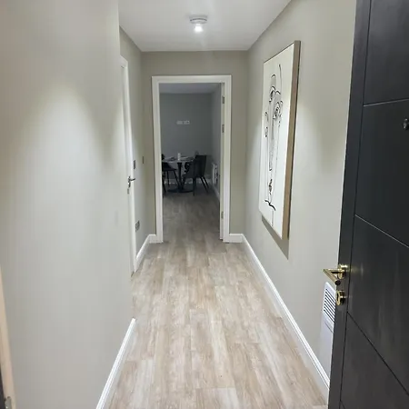 Daire Heart Of Gem 2 Bedroom & Parking!